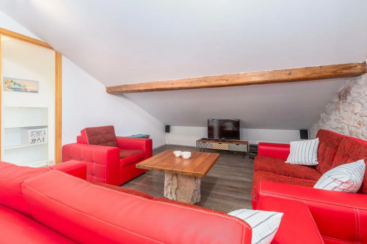 Apartment Maria Lussi Pula Hırvatistan