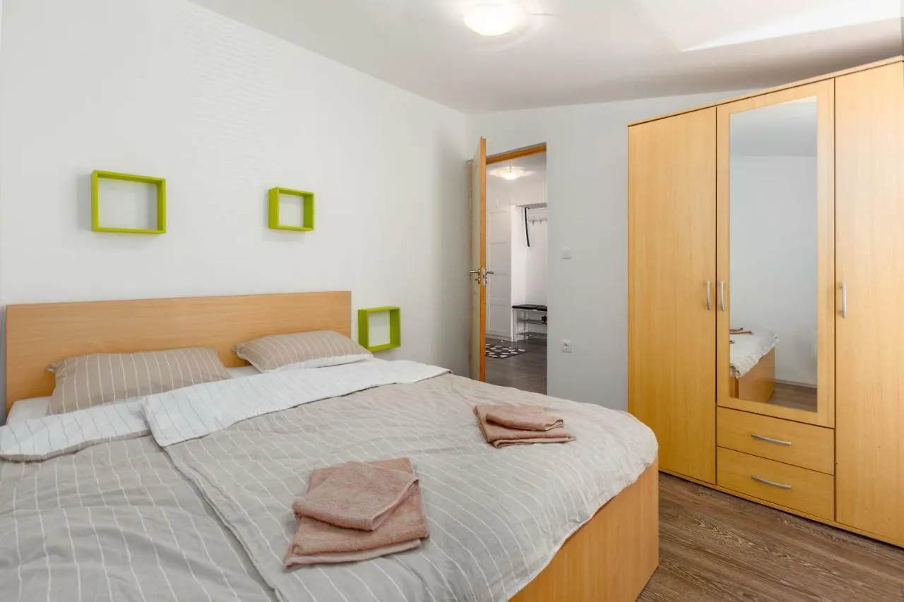 Apartment Maria Lussi Pula 0*,  Croatia